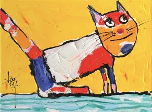 Naive oil painting by Leo Ray – a large colorful cat with an orange face and a gentle smile gazing upward to the sky. The cat is painted in bold red, blue, orange and white on a bright yellow background with a turquoise-blue floor. Its raised tail adds a lively sense of motion. The cat’s gaze conveys innocence and subtle humor, combined with the vivid colors that characterize the artist’s naive style.